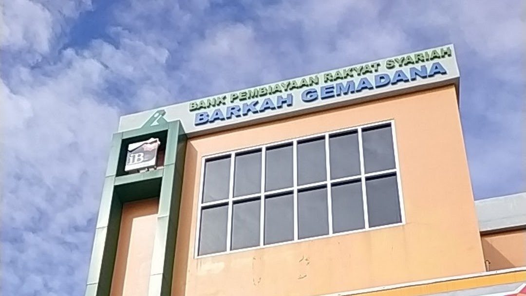 Gedung kantor pusat PT BPRS Barkah Gemadana di Kertak Hanyar